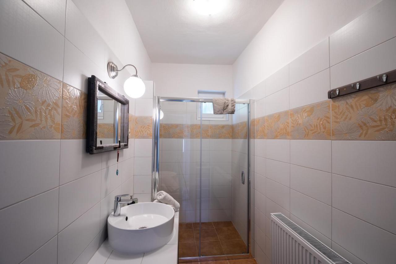 Апартаменти Milio Apartman Badacsony Бадаксонітьордемік Екстер'єр фото